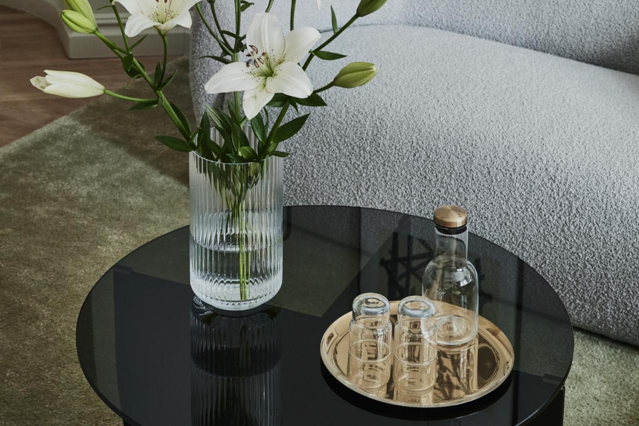 Solo Sokos Hotel Torni Helsinki Dış mekan fotoğraf A set of perfume bottles
