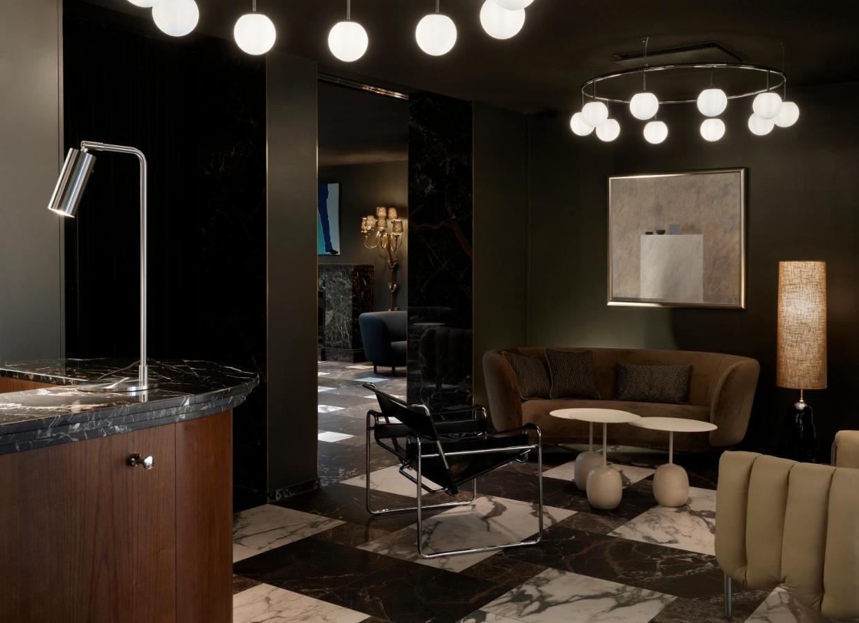 Solo Sokos Hotel Torni Helsinki Dış mekan fotoğraf Interior of the 2014 edition of the 100 Design exhibition